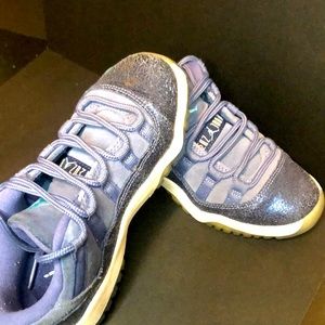 JORDAN 11 RETRO